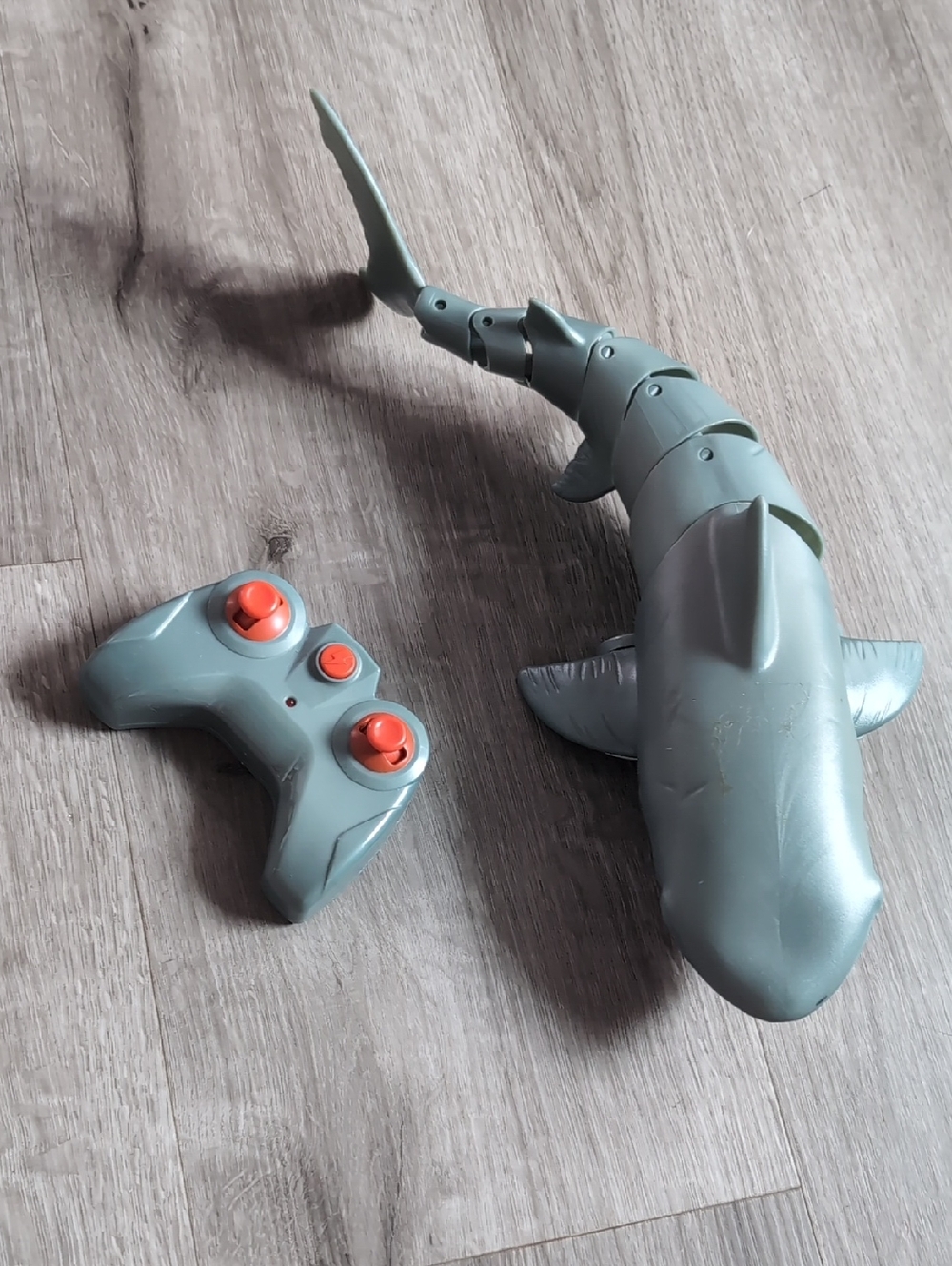 Articulated Shark Toy with Remote - Sea Green & Orange Buttons